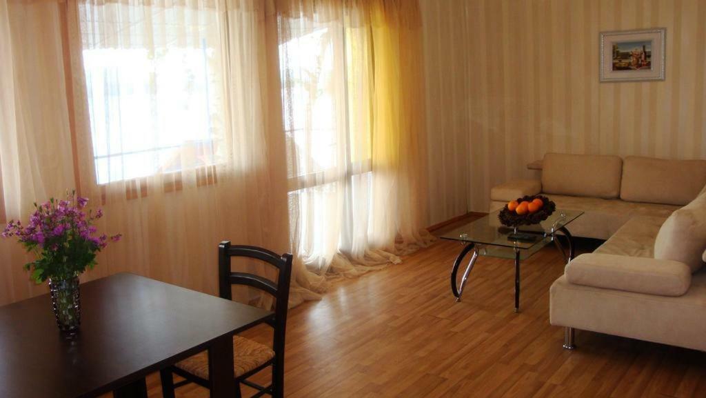 Комплекс Белите Къщи Shtarkelovo Gnezdo Eksteriør billede